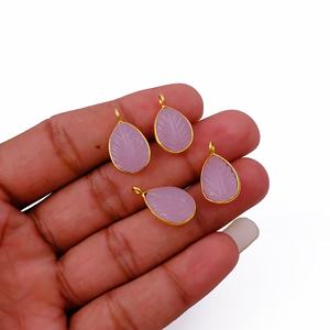 Diseño de hoja de Calcedonia Rosa Natural de moda, colgante tallado en forma de lágrima, Conector de bisel chapado en oro para collar DIY, joyería - Product Image 2