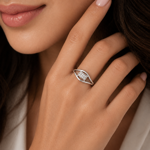 Anillo de Plata de Ley 925 para Mujer, Diseño Hexagonal con Circonita Cúbica, Geométrico, Minimalista, Moderno, Acabado Pulido, para Uso Diario - Product Image 1