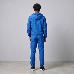 Chándal de nailon duradero para hombre, resistente al agua, tela ligera, diseño cómodo para correr, entrenar y deportes al aire libre. - Product Image 3