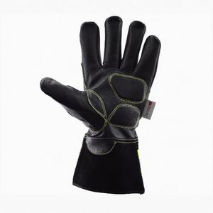 Guantes de Cuero de Alta Calidad para Campos Petroleros, Guantes de Protección contra Impactos para Uso en Exteriores, Venta al por Mayor en Pakistán - Product Image 2