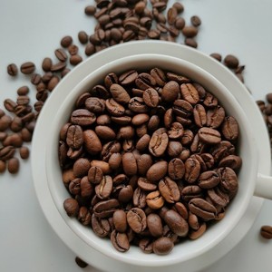 Café en Grains Torréfiés Robusta Premium S16 (pour expresso) – Service de Soutien aux Marques de Café avec Programmes d'Emballage Personnalisé - Product Image 1