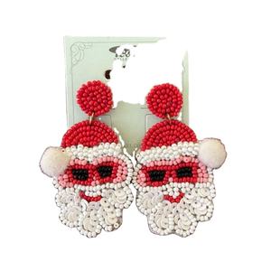 Pendientes Hechos a Mano con Cuentas de Semillas con Diseño de Papá Noel en Rojo y Blanco para Niñas, de la India - Product Image 1