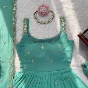 Vestido Anarkali Verde Menta con Dupatta, Bordado con Lentejuelas, Vestido Indio Pakistaní para Bodas, Fiestas y Diwali - Product Image 2