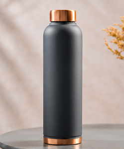 Bouteille d'eau minimaliste en cuivre noire avec couvercle en cuivre, gourde de voyage portable - Product Image 4