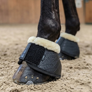 Botas Protectoras Premium HM Global para Caballos, Resistentes, con Apariencia de Piel de Caimán, Acolchado de PU y Piel, Protección para Cascos, Absorción de Impactos - Product Image 2