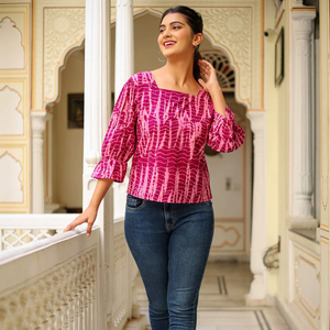 Haut pour femme en coton violet imprimé tie-dye, coupe classique, avec manches bouffantes à trois couches et col carré, style décontracté mondial - Product Image 1