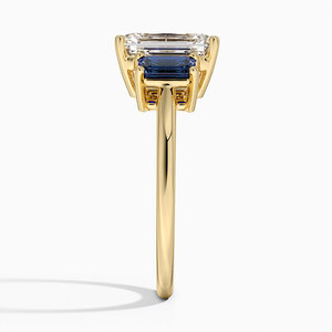 Anillo de Compromiso de Tres Piedras con Diamante Cultivado en Laboratorio con Corte Esmeralda, Oro Amarillo de 14K, Piedra Lateral de Zafiro, Certificado GRA, Anillo de Novia para Fiesta - Product Image 3