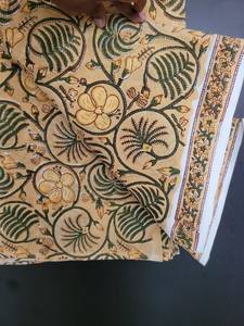 Tela de Algodón Tricot Estampada a Mano con Diseño Mughal Butta, Suave y Ligera, Ideal para Vestidos de Niñas y Mujeres, y para Regalos de Costura - Product Image 6