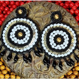 ต่างหูปักลายทรงกลมประดับลูกปัดหลากหลายแบบสำหรับผู้หญิง เครื่องประดับงานเลี้ยงเทศกาล ราคาดีที่สุด ต่างหูลูกปัด - Product Image 1