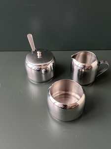 Jarra de Crema Metálica Contemporánea para Cafetería y Mesa de Comedor - Product Image 3