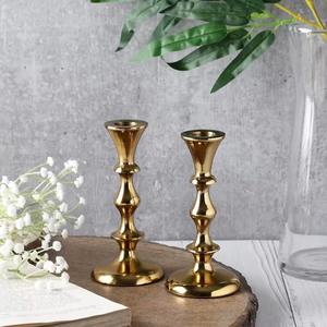 Ensemble élégant de 2 porte-bougies dorés, pièce de décoration de luxe pour la maison, le bureau, les restaurants, les hôtels et la décoration intérieure en provenance d'Inde - Product Image 4