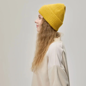 Bonnet en acrylique personnalisé unisexe, style pêcheur, avec logo sur mesure pour usage quotidien en extérieur, bonnets d'hiver haut de gamme extensibles - Product Image 4