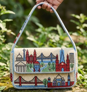 Sac à bandoulière perlé artisanal motif paysage urbain, sac à main en perles de rocaille pour l'été, la plage, les fêtes, les voyages et les vacances - Product Image 3