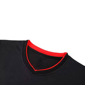 Ensemble de maillot de football personnalisé pour homme, noir, sublimé, manches courtes, col en V, évacuation de l'humidité, ajusté, 100% polyester, taille adulte - Product Image 4