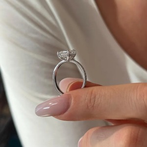 Bague de fiançailles et de mariage en or massif 14k/18k, diamant de laboratoire taille Asscher 2 carats, halo caché, certifiée IGI, design premium - Product Image 2