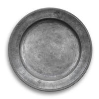Plaque de recharge en métal de haute qualité pour les restaurants, la restauration et les hôtels offrant une base élégante pour servir les plats principaux