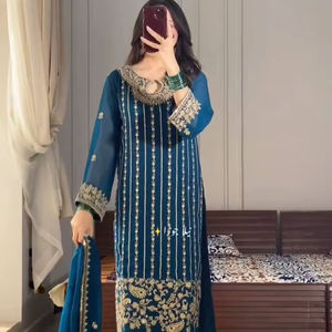 Lanzamiento de un Conjunto de 3 Piezas de Terciopelo 9000, Traje Moderno con Chaqueta, Pantalón y Dupatta para Boda - Product Image 1