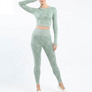 Ensemble deux pièces côtelé léger et confortable pour femme, en tissu extensible doux, coupe décontractée, style décontracté, couleur unie sur le devant - Product Image 1