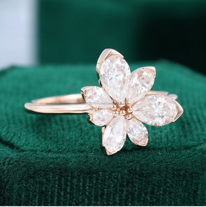 Elegante anillo de diamantes con forma de flor de diseñador en chapado en oro con corte Marquesa tamaño personalizado VVS Moissanite Diamond Designer Ring - Product Image 6