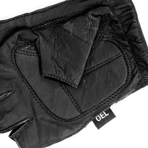 Gants de moto et de fitness en cuir de vachette noir élite, demi-doigts, avec fermeture sécurisée au poignet, haute qualité, personnalisables - Product Image 4
