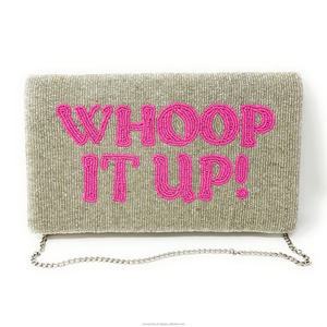 Bolso de mano de fiesta de noche de lujo hecho a mano con cuentas plateadas, bolso cruzado portátil duradero para mujer para texto de letra Rosa informal - Product Image 1