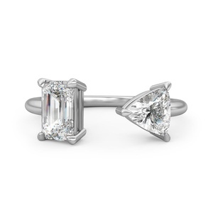 Bague de fiançailles pour femme en argent sterling 925 avec bande ouverte sertie de diamants et moissanite triangulaire éclatante - Product Image 5