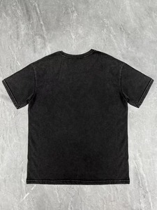 เสื้อยืดลายกราฟิกแบบกำหนดเอง พิมพ์ลายสกรีน สไตล์วินเทจ ลุคย้อนยุค ฟอกสีแบบแอซิดวอช เนื้อผ้าหนา ใส่ได้ทั้งผู้ชายและผู้หญิง - Product Image 6