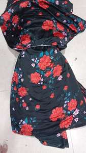 Tela de Satén Estampada de Excelente Calidad, Material Elegante y Brillante para Vestidos de Ocasiones Especiales, Disponible a Buen Precio - Product Image 3