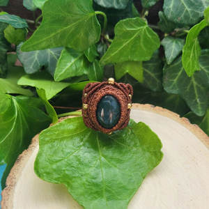 Anillo de Macramé Hecho a Mano con Gema Ovalada de Cristal, Cordón Encerado Marrón Ajustable, Joyería Boho, Certificado IGI, Chapado en Oro de 14K - Product Image 4