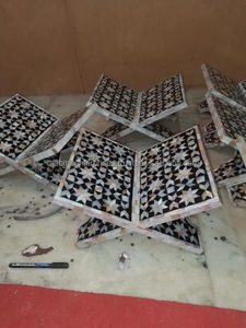 ที่ตั้งคัมภีร์กุรอานฝังมุกที่ทำด้วยมือที่สร้างขึ้นอย่างสวยงามขาตั้งรูปเปลือกหอยทะเลสีดำและสีขาวสำหรับตกแต่ง - Product Image 4