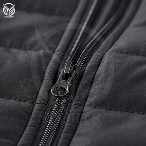 Chaqueta de Invierno con Capucha 100% Poliéster, Cierre de Cremallera, Tela Brillante con Efecto Burbuja, Secado Rápido, Resistente al Viento, Servicio OEM, Personalizable para Hombre - Product Image 2