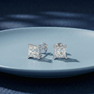 Pendientes de Diamantes de Laboratorio de 2.00 Quilates, Corte Princesa Brillante, Oro de 10K y 14K, Ligeros, Estilo Único, Venta al Por Mayor - Product Image 1