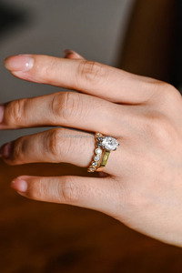 แหวนหมั้นสีเหลืองทอง14K ของผู้หญิง/สายคาดวงรีและครึ่งชั่วนิรันดร์ในห้องปฏิบัติการปลูกเพชรชุบสี18K - Product Image 6