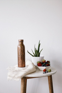 Botella de Agua de Cobre de Diseño Antiguo de Alta Calidad con Patrones Intrincados, Perfecta para una Hidratación Elegante y Beneficios para la Salud - Product Image 3