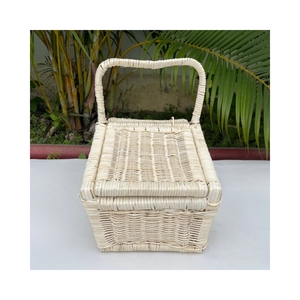 Cesta de Picnic Rectangular Blanca de Mimbre con Tapa - Organizador Ecológico para Comestibles y Artículos Esenciales para Bebés - Product Image 2