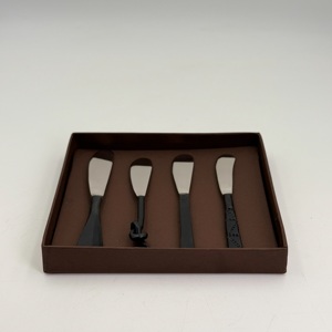 Hot <b>Sale</b> New Product 202 Stainless Steel <b>Set</b> of 4 with Black Powder Coated Handle with Different Design handle Cheese <b>Set</b> - Product Image 3