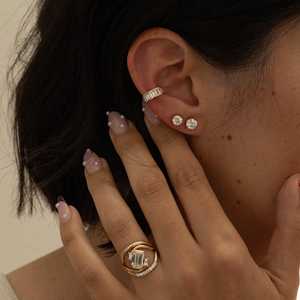 Boucle d'oreille de luxe moderne avec diamant de laboratoire taille baguette serti en canal, en or véritable 14K 18K, clip de cartilage non percé, bijou statement - Product Image 5