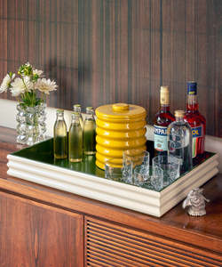 Bandeja Rectangular de Laca con Base de Ratán Sostenible, Bandeja para Servir Color Borgoña, Decoración para el Hogar, Organizador de Mesa, Venta al Por Mayor, Artesanal, B2B - Product Image 4