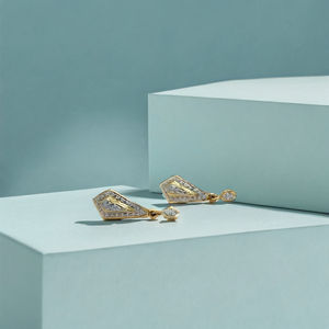 Boucles d'oreilles pendantes de créateur en or 22 carats avec pierres de cristal, bijoux élégants de forme longue pour femmes, à porter au quotidien et pour les soirées - Product Image 2