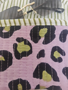 Étui à lunettes de soleil matelassé vert voilette pour femme |   Pochette à lunettes en coton faite à la main, modèle Q P-1, rectangulaire - Product Image 4