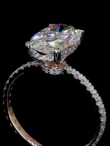 Bague de fiançailles certifiée en or rose massif 18 carats, sertie d'un diamant de laboratoire ovale de 4,00 carats, couleur F, pureté VVS2 - Product Image 4