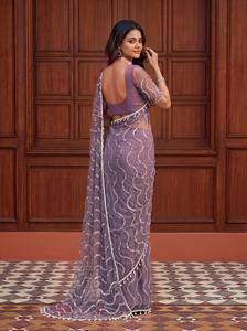 Conjunto de Saree de Lujo en Color Morado Malva con Bordado de Lentejuelas Pesadas y Patrón de Ondas, Ideal para Bodas Indias y Pakistaníes, Ropa de Fiesta de Verano de Secado Rápido - Product Image 3