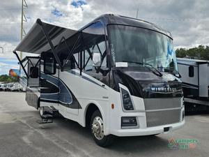 Autocaravana de lujo Winnebago Vista 33K de alta calidad, recién llegada, impecable y lista para la venta - Product Image 1