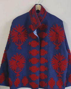 Veste Suzani brodée unique, veste bohème pour l'hiver, veste en velours pur, cadeaux pour elle à prix de gros - Product Image 1