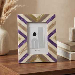 Cadre photo artisanal en résine et os incrusté – Motif mosaïque vibrant, taille personnalisée, orientation verticale pour table - Product Image 1