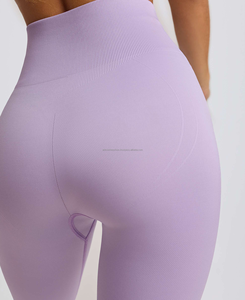 Ensemble de yoga et fitness pour femme avec soutien-gorge à bretelles croisées, legging court au-dessus du genou, motif uni, respirant, en côtelé, spandex et polyester - Product Image 6