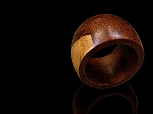 Anneau de serviette en bois, design moderne, 5 cm de large, accessoire de table durable pour la décoration de mariage - Product Image 1