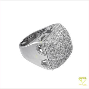 Bague signet en argent sterling 925 de qualité supérieure, sertie de diamants moissanite, avec une face géométrique large et des détails de pierres brillantes - Product Image 2
