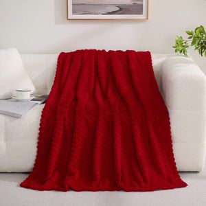 Manta Decorativa de Franela Suave y Acogedora de 50/60 Pulgadas, Color Rojo, con Diseño Jacquard 3D, Regalo para Mamá - Product Image 1