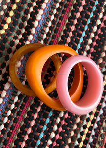 Nouveaux bracelets en résine épais pour femmes, bijoux fantaisie tendance, fournisseur en gros - Product Image 3